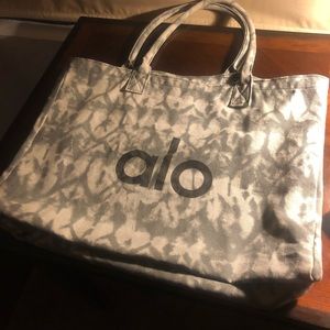 Alo Yoga Tote Bag Large